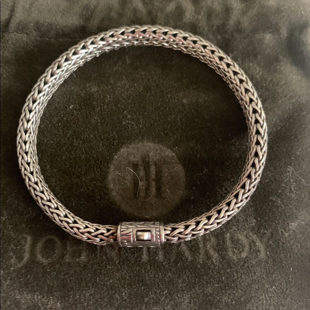 John Hardy Bracelet 450$